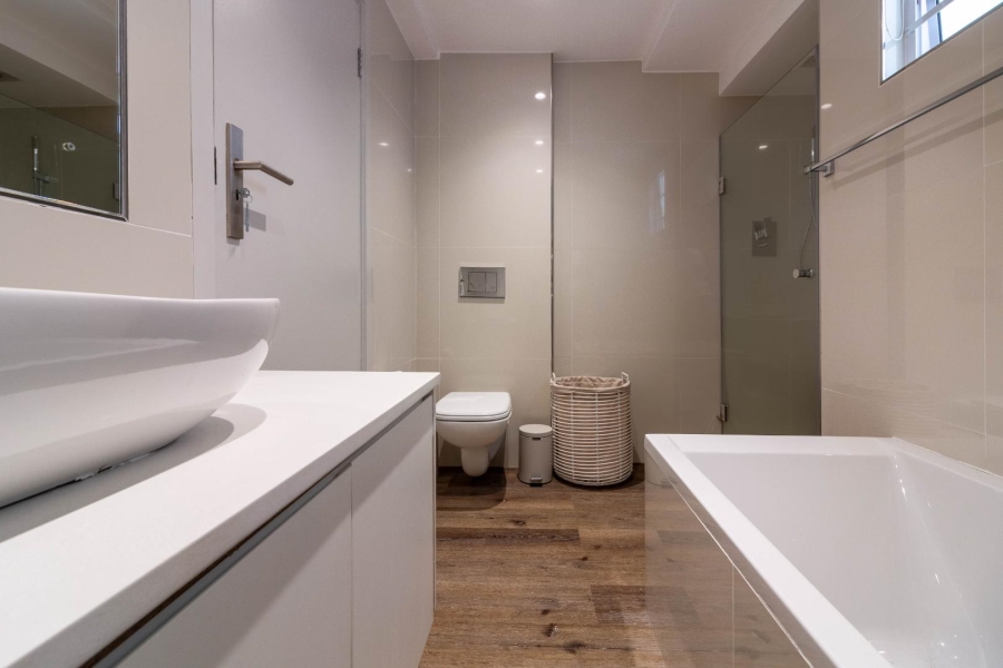 To Let 3 Bedroom Property for Rent in Sea Point Western Cape